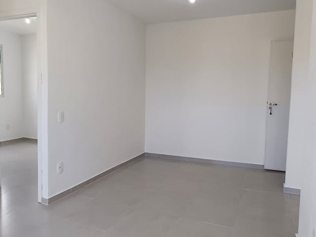 Apartamento 2 quartos e 1 banheiro, à venda, no bairro Cosmos em Rio de Janeiro