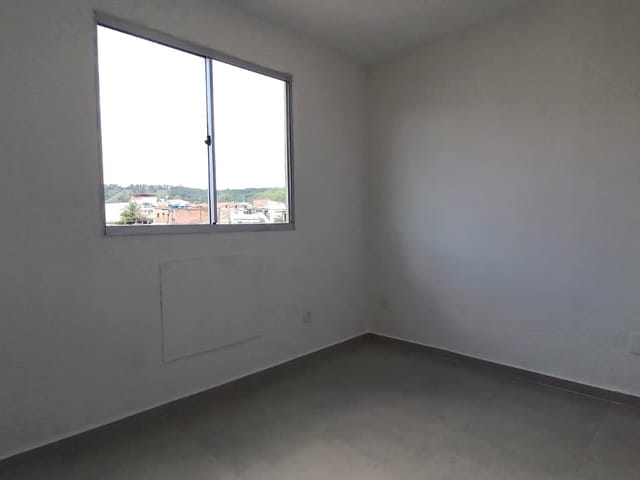 Apartamento 2 quartos e 1 banheiro, à venda, no bairro Cosmos em Rio de Janeiro