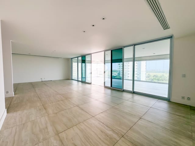 Apartamento com 384m² 4 quartos e 6 banheiros, à venda ou para alugar, no bairro Barra da Tijuca em Rio de Janeiro