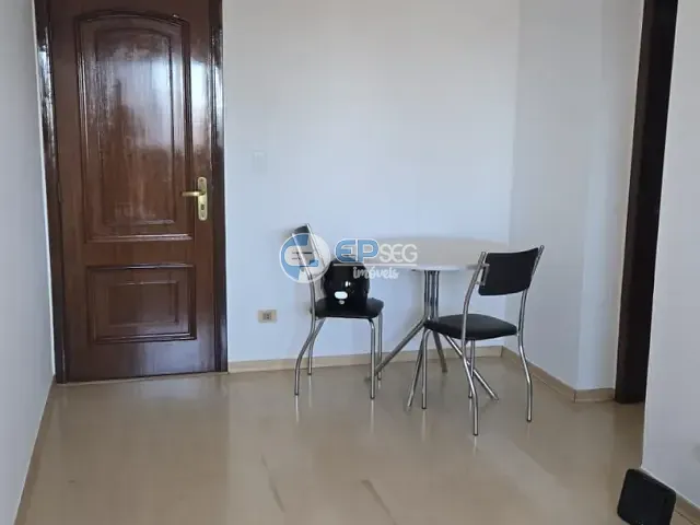Apartamento 3 quartos e 1 banheiro, para alugar, no bairro Centro em Londrina