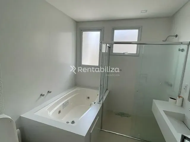 Apartamento com 252m² 4 quartos e 5 banheiros, à venda, no bairro Meia Praia em Itapema