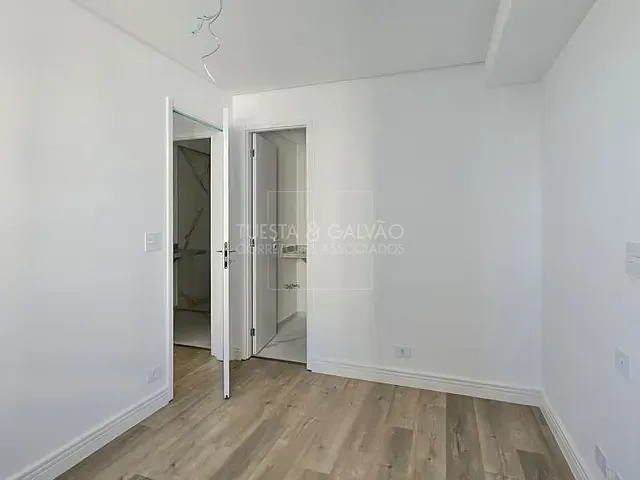Apartamento com 63m² 2 quartos e 2 banheiros, à venda, no bairro Cristo Rei em Curitiba