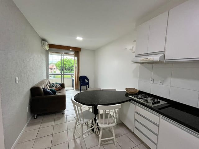 Apartamento 2 quartos e 2 banheiros, para alugar, no bairro Ingleses do Rio Vermelho em Florianópolis