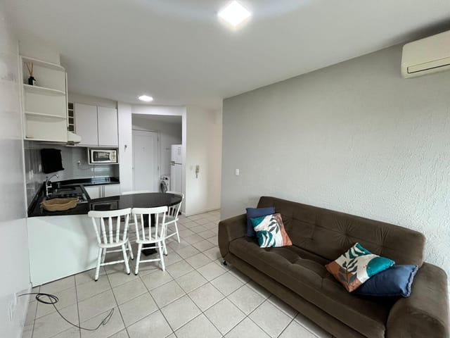 Apartamento 2 quartos e 2 banheiros, para alugar, no bairro Ingleses do Rio Vermelho em Florianópolis
