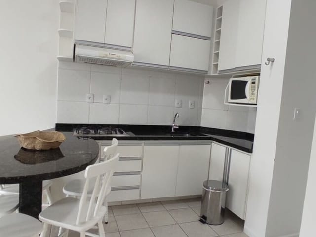 Apartamento 2 quartos e 2 banheiros, para alugar, no bairro Ingleses do Rio Vermelho em Florianópolis