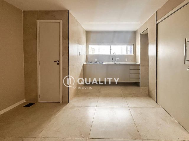Apartamento com 182m² 3 quartos e 5 banheiros, à venda, no bairro Praia de Iracema em Fortaleza