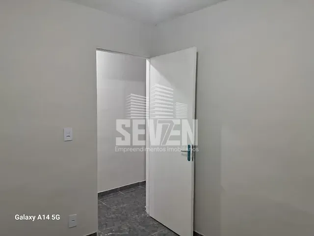 Apartamento com 47m² 2 quartos e 1 banheiro, à venda, no bairro Núcleo Habitacional Vereador Edson Francisco da Silva em Bauru