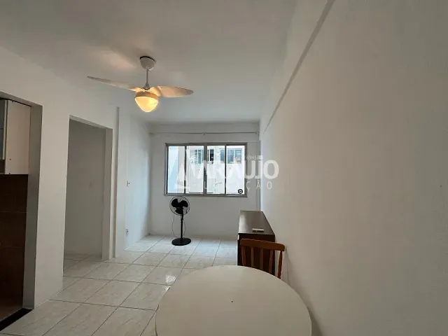 Apartamento com 55m² 2 quartos e 1 banheiro, para alugar, no bairro Centro em Itajaí