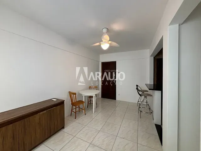 Apartamento com 55m² 2 quartos e 1 banheiro, para alugar, no bairro Centro em Itajaí