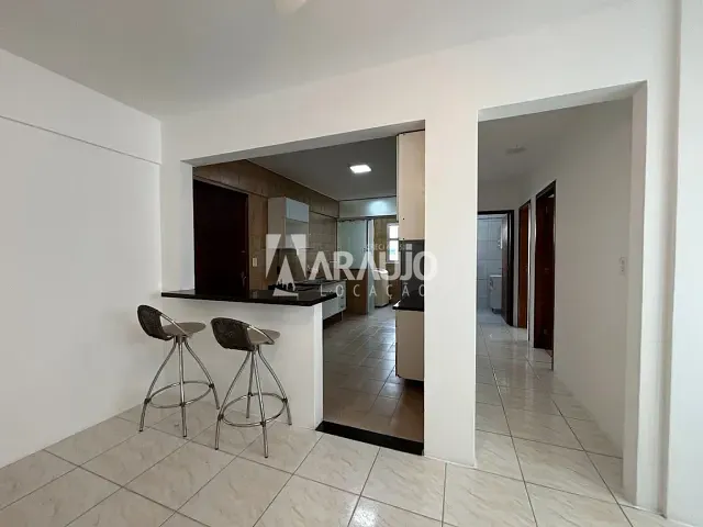 Apartamento com 55m² 2 quartos e 1 banheiro, para alugar, no bairro Centro em Itajaí