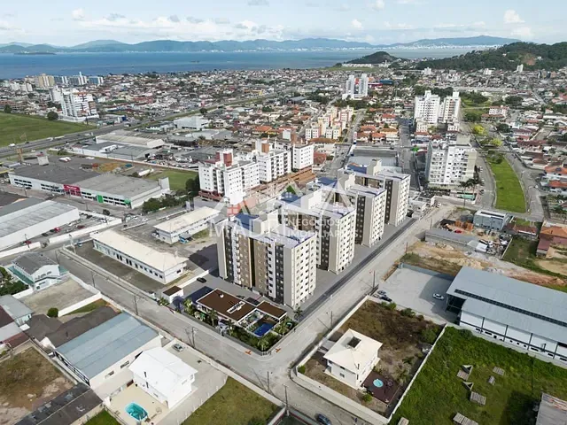 Apartamento 2 quartos e 1 banheiro, à venda, no bairro Rio Caveiras em Biguaçu