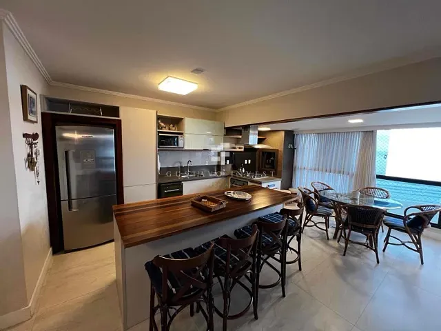 Apartamento 3 quartos e 3 banheiros, para alugar, no bairro Centro em Balneário Camboriú