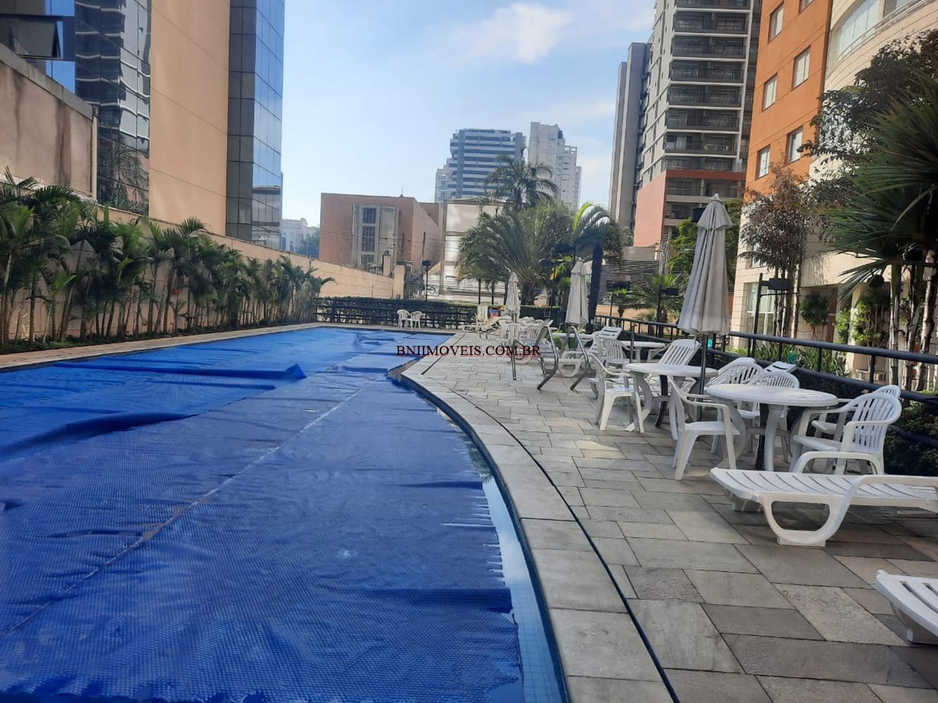 Apartamento para alugar com 4 quartos, 110m² - Foto 1