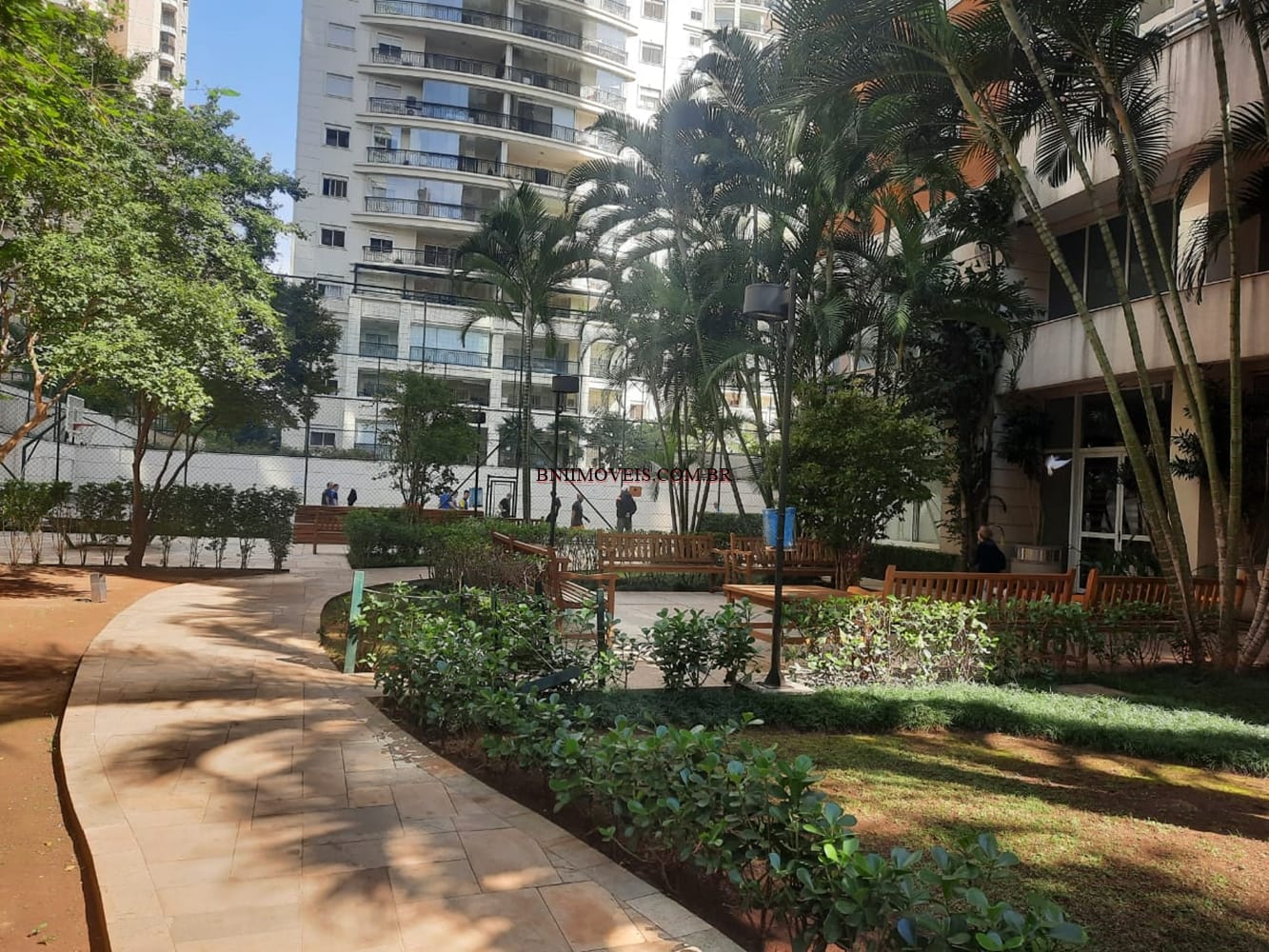 Apartamento para alugar com 4 quartos, 110m² - Foto 2