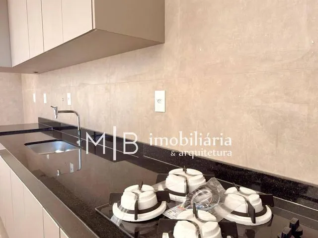 Apartamento 3 quartos e 2 banheiros, para alugar, no bairro Centro em Lavras