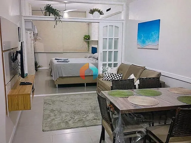 Apartamento com 55m² 1 quarto e 2 banheiros, à venda, no bairro Copacabana em Rio de Janeiro