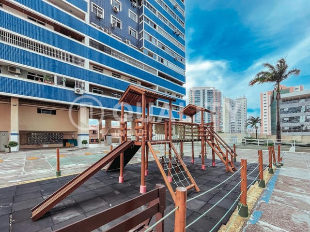 Apartamento 4 quartos e 2 banheiros, para alugar, no bairro Cocó em Fortaleza