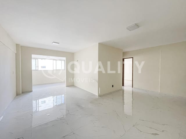 Apartamento 4 quartos e 2 banheiros, para alugar, no bairro Cocó em Fortaleza