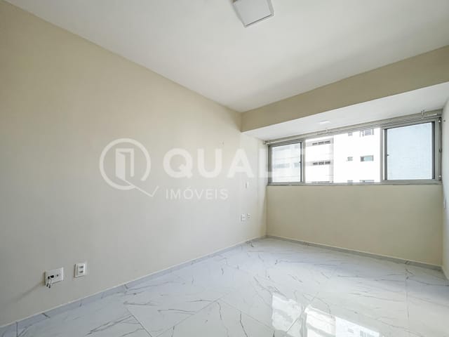 Apartamento 4 quartos e 2 banheiros, para alugar, no bairro Cocó em Fortaleza