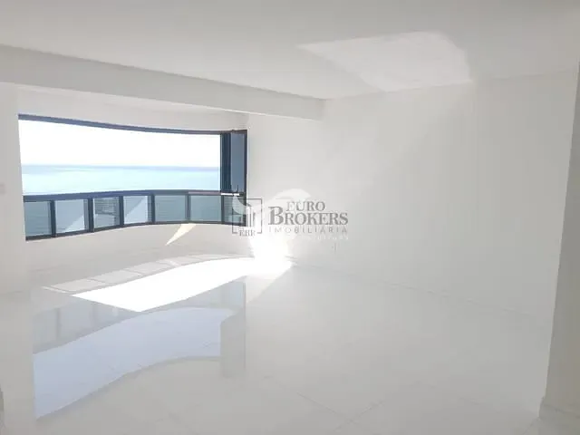 Apartamento com 196m² 3 quartos e 2 banheiros, à venda, no bairro Centro em Balneário Camboriú