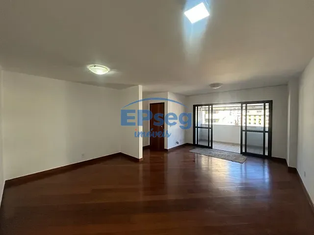 Apartamento com 257m² 4 quartos e 2 banheiros, à venda ou para alugar, no bairro Centro em Londrina