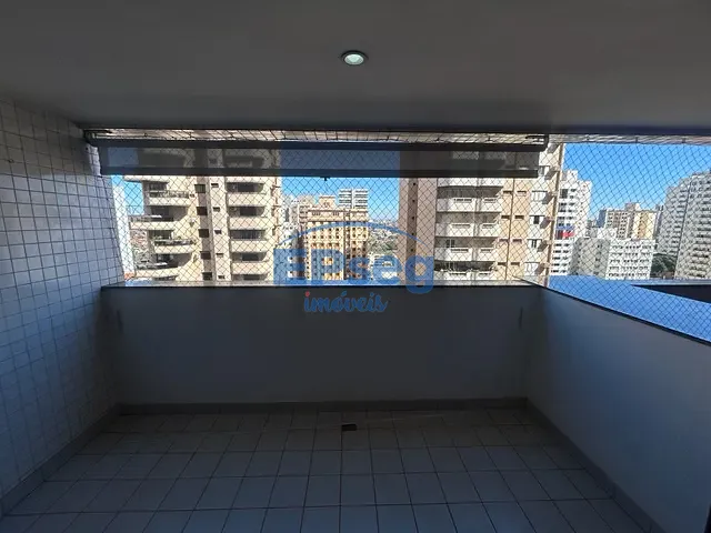 Apartamento com 257m² 4 quartos e 2 banheiros, à venda ou para alugar, no bairro Centro em Londrina