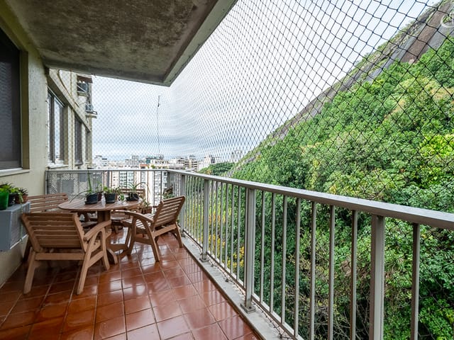 Foto do Apartamento - Rua Santa Clara: VENDO Apartamento, Copacabana, RJ.  Vista privilegiada para o verde! Agende sua visita! | GrupoApi