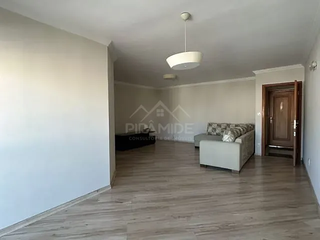 Apartamento 3 quartos e 2 banheiros, para alugar, no bairro Centro em Poços de Caldas