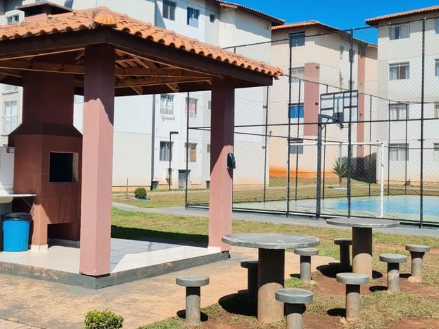 Apartamento com 55m² 2 quartos e 1 banheiro, à venda, no bairro Uvaranas em Ponta Grossa