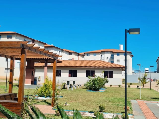 Apartamento com 55m² 2 quartos e 1 banheiro, à venda, no bairro Uvaranas em Ponta Grossa