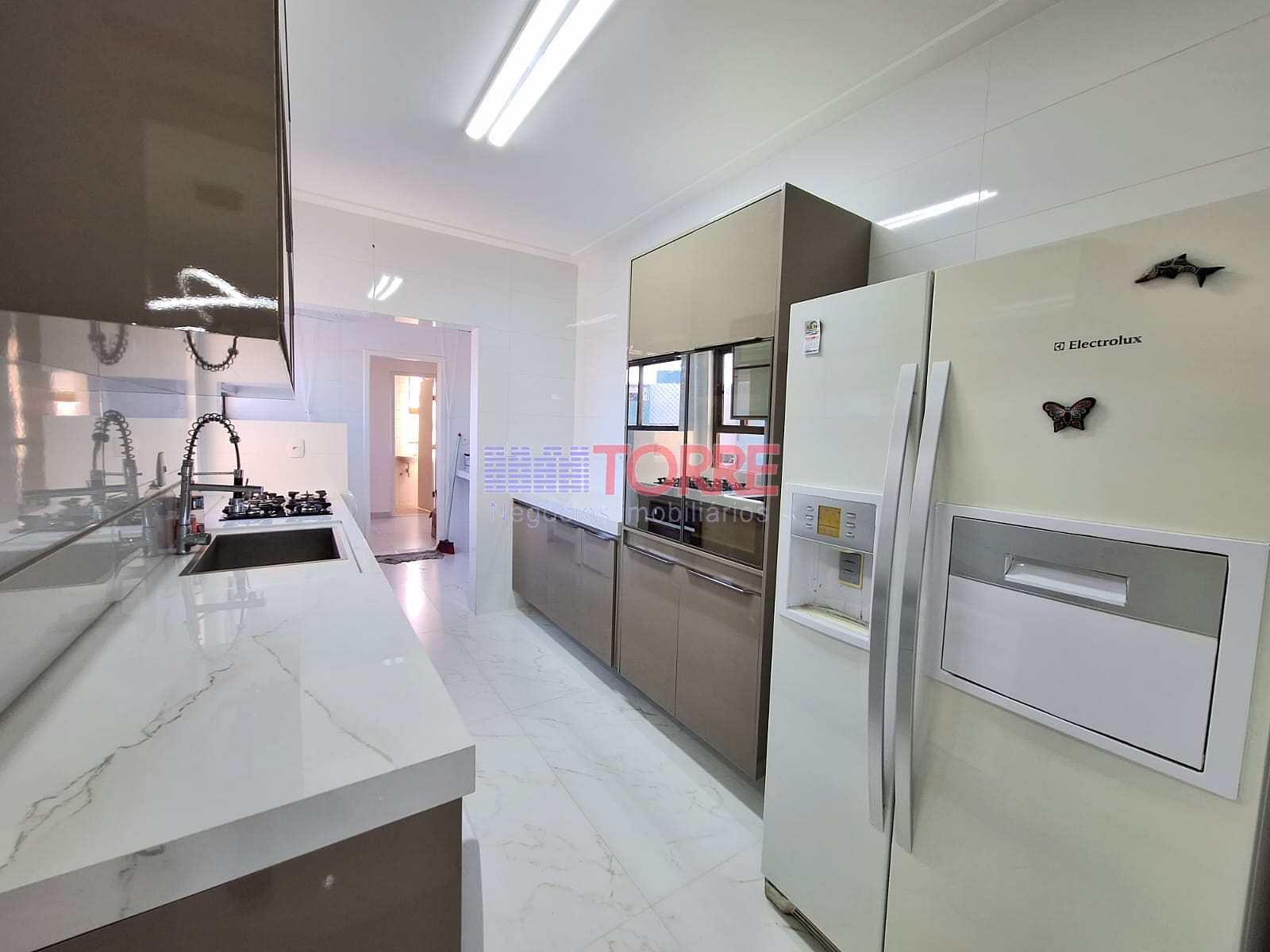 Apartamento à venda com 3 quartos, 102m² - Foto 3