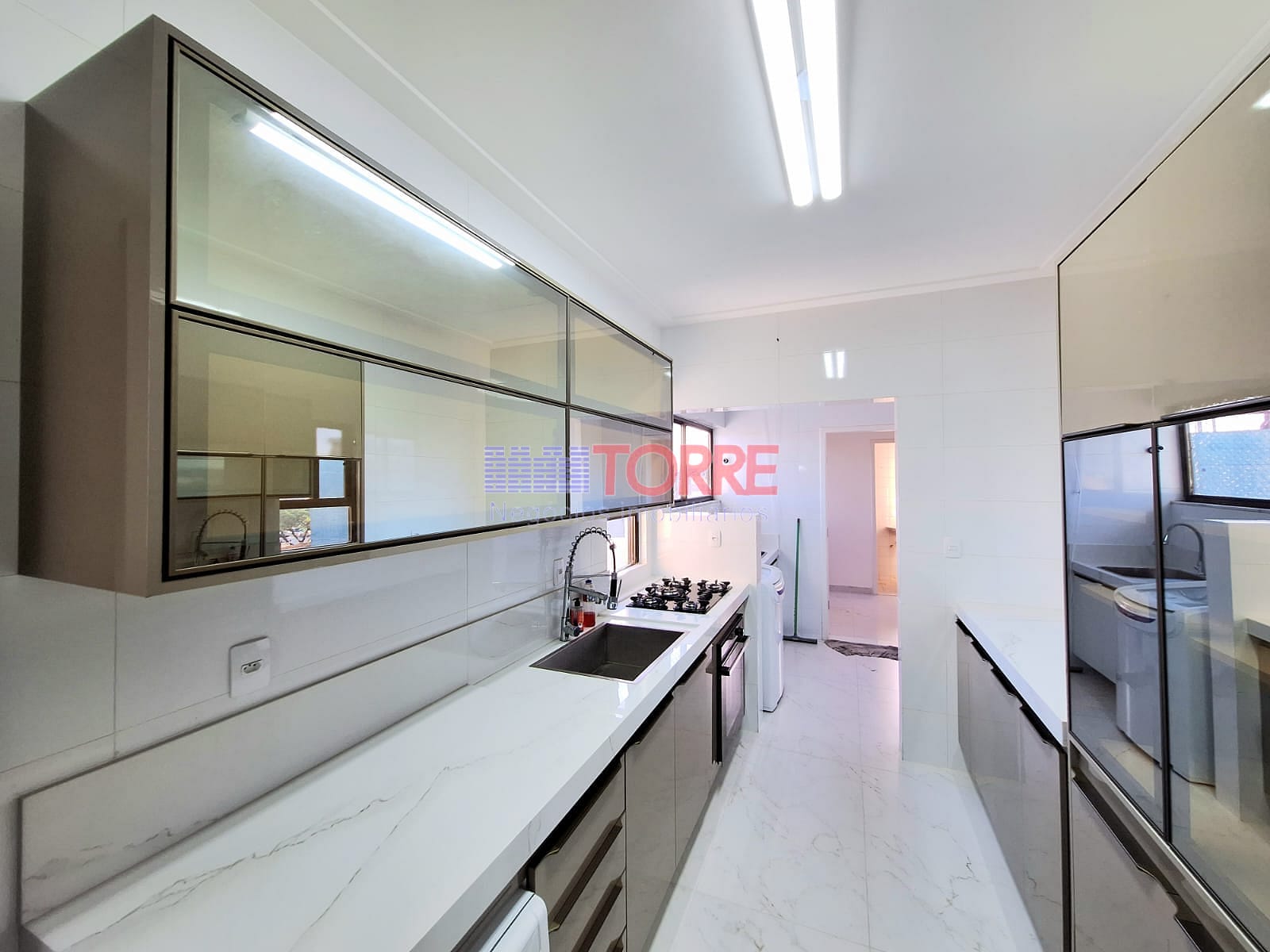 Apartamento à venda com 3 quartos, 102m² - Foto 4