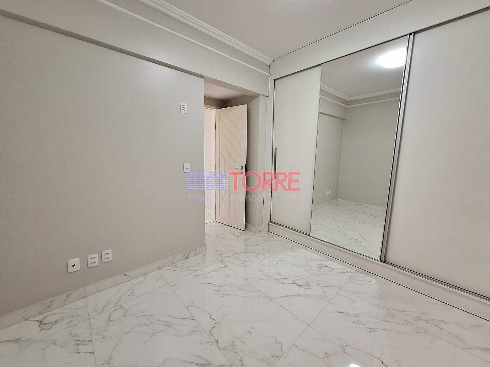 Apartamento à venda com 3 quartos, 102m² - Foto 10