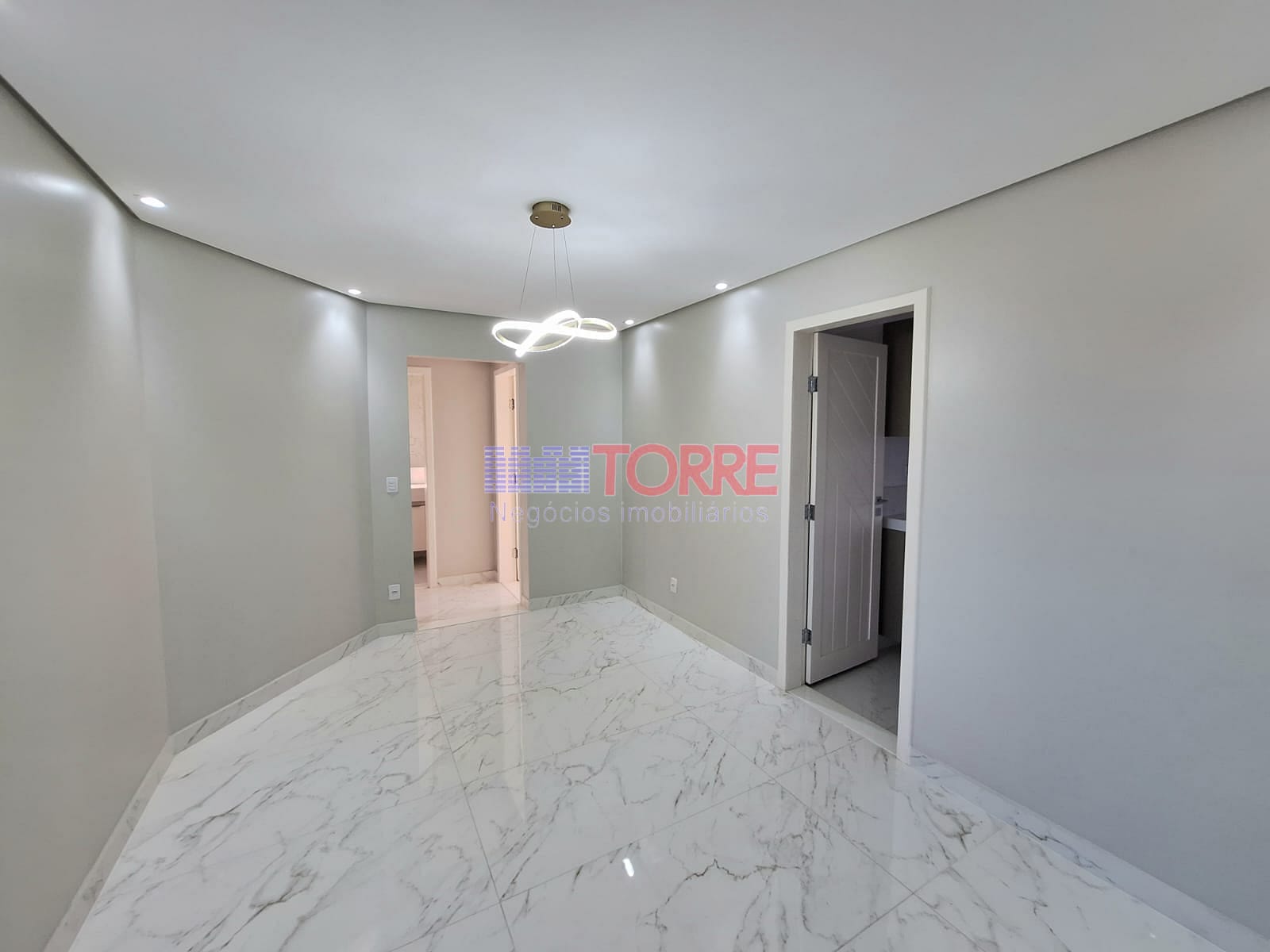 Apartamento à venda com 3 quartos, 102m² - Foto 2