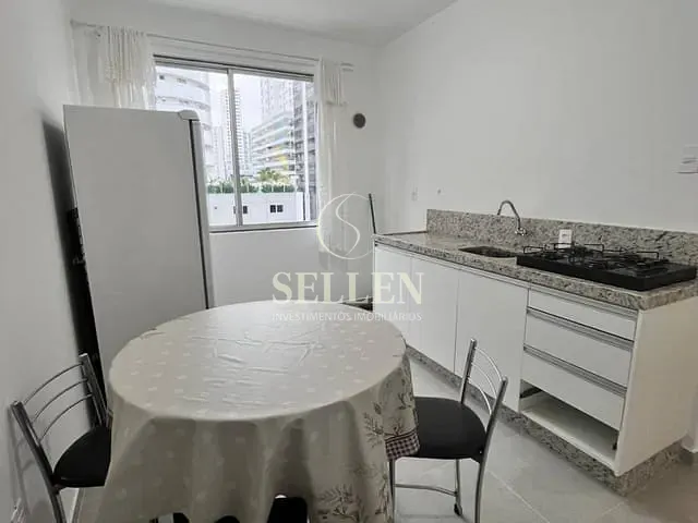 Apartamento 1 quarto e 1 banheiro, para alugar, no bairro Centro em Balneário Camboriú