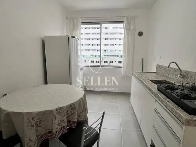 Apartamento 1 quarto e 1 banheiro, para alugar, no bairro Centro em Balneário Camboriú