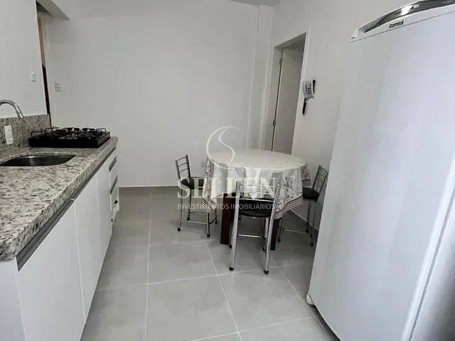 Apartamento 1 quarto e 1 banheiro, para alugar, no bairro Centro em Balneário Camboriú