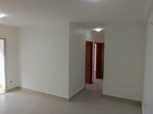Apartamento 3 quartos e 2 banheiros, para alugar, no bairro Jardim Atlantico em Goiânia