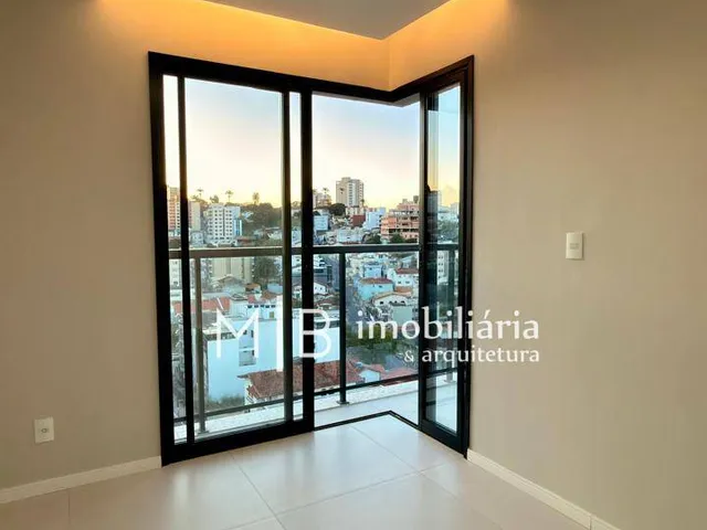 Apartamento 3 quartos e 2 banheiros, para alugar, no bairro Centenário em Lavras