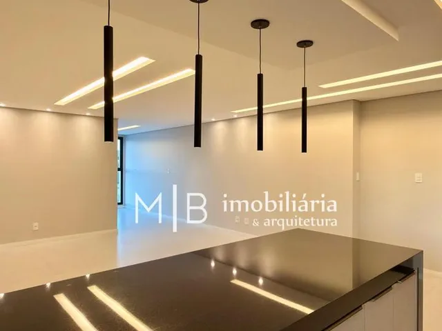 Apartamento 3 quartos e 2 banheiros, para alugar, no bairro Centenário em Lavras