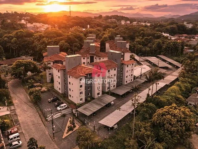 Apartamento 2 quartos e 1 banheiro, para alugar, no bairro Água Verde em Blumenau