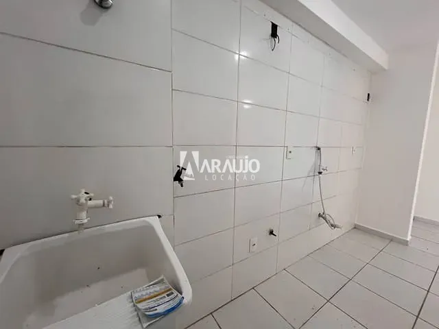 Apartamento 2 quartos e 1 banheiro, para alugar, no bairro Espinheiros em Itajaí