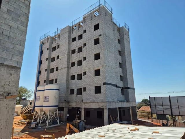 Apartamento 2 quartos e 1 banheiro, à venda, no bairro Chácara Cotia em Contagem