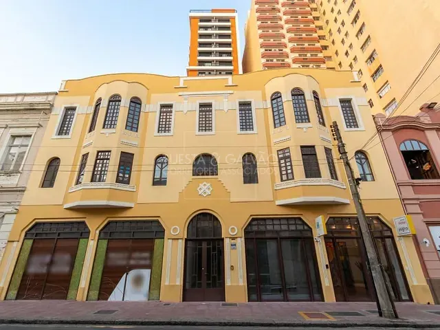 Apartamento com 32m² 1 quarto e 1 banheiro, à venda, no bairro Centro em Curitiba