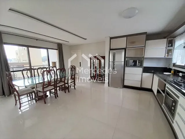 Apartamento com 179m² 3 quartos e 4 banheiros, à venda, no bairro Centro em Itajaí