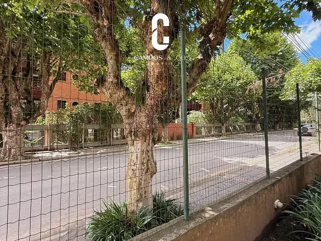 Apartamento com 253m² 4 quartos e 4 banheiros, à venda, no bairro Vila Backer em Campos do Jordão