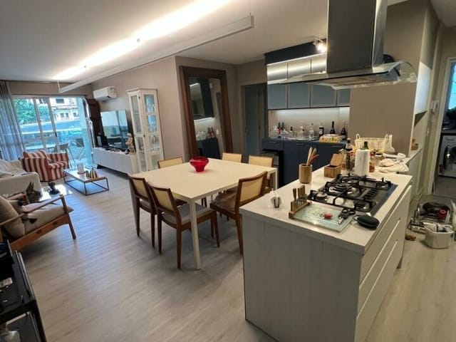 Apartamento com 200m² 3 quartos e 4 banheiros, à venda, no bairro Canasvieiras em Florianópolis