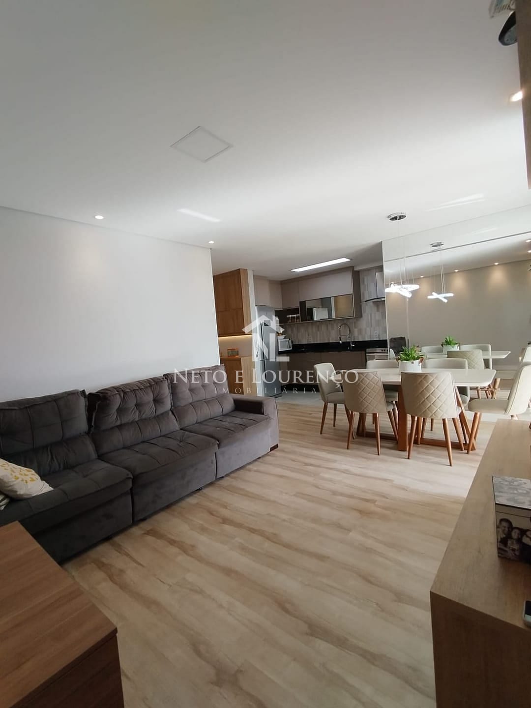 Apartamento à venda com 3 quartos, 98m² - Foto 2