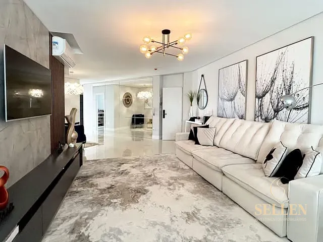 Apartamento com 234m² 3 quartos e 4 banheiros, à venda, no bairro Pioneiros em Balneário Camboriú