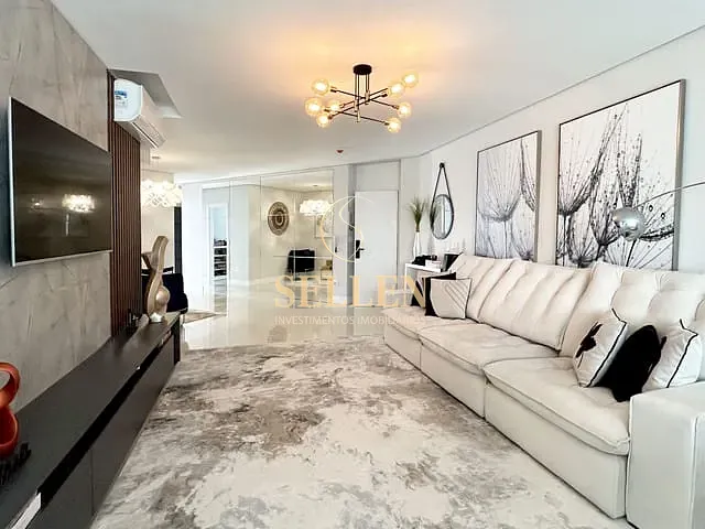 Apartamento com 234m² 3 quartos e 4 banheiros, à venda, no bairro Pioneiros em Balneário Camboriú